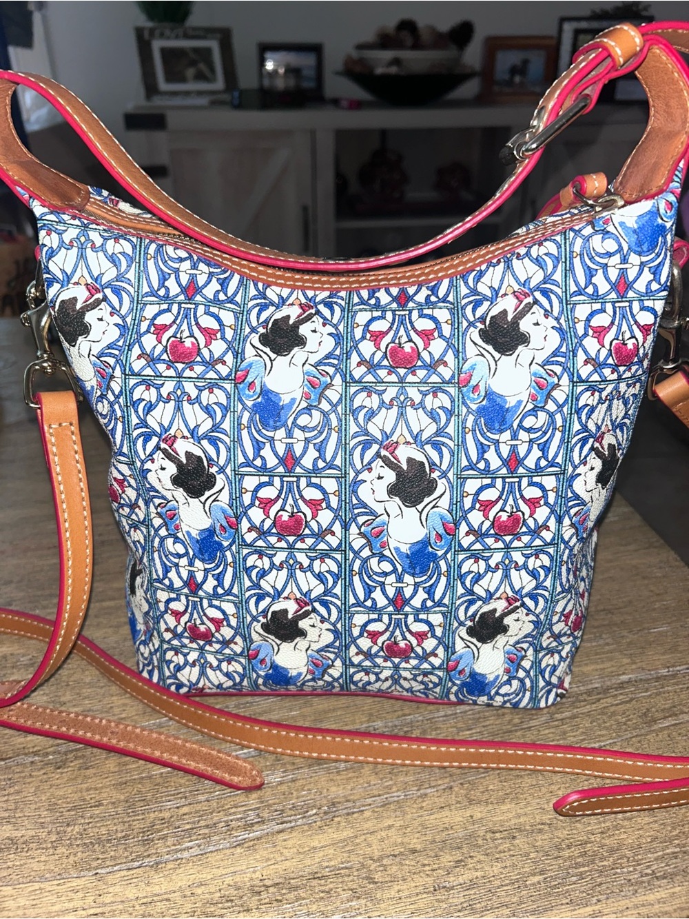 Dooney & Bourke Blue Disney Snow White Printed Canvas Crossbody EUC - Picture 4 of 5